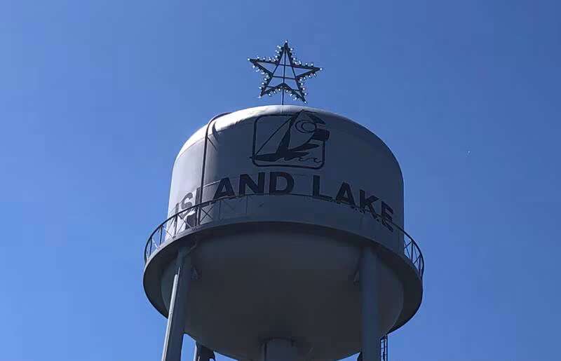 Carl Woerner, star creator of Island Lake water towers, tornado survivor, dies at 89